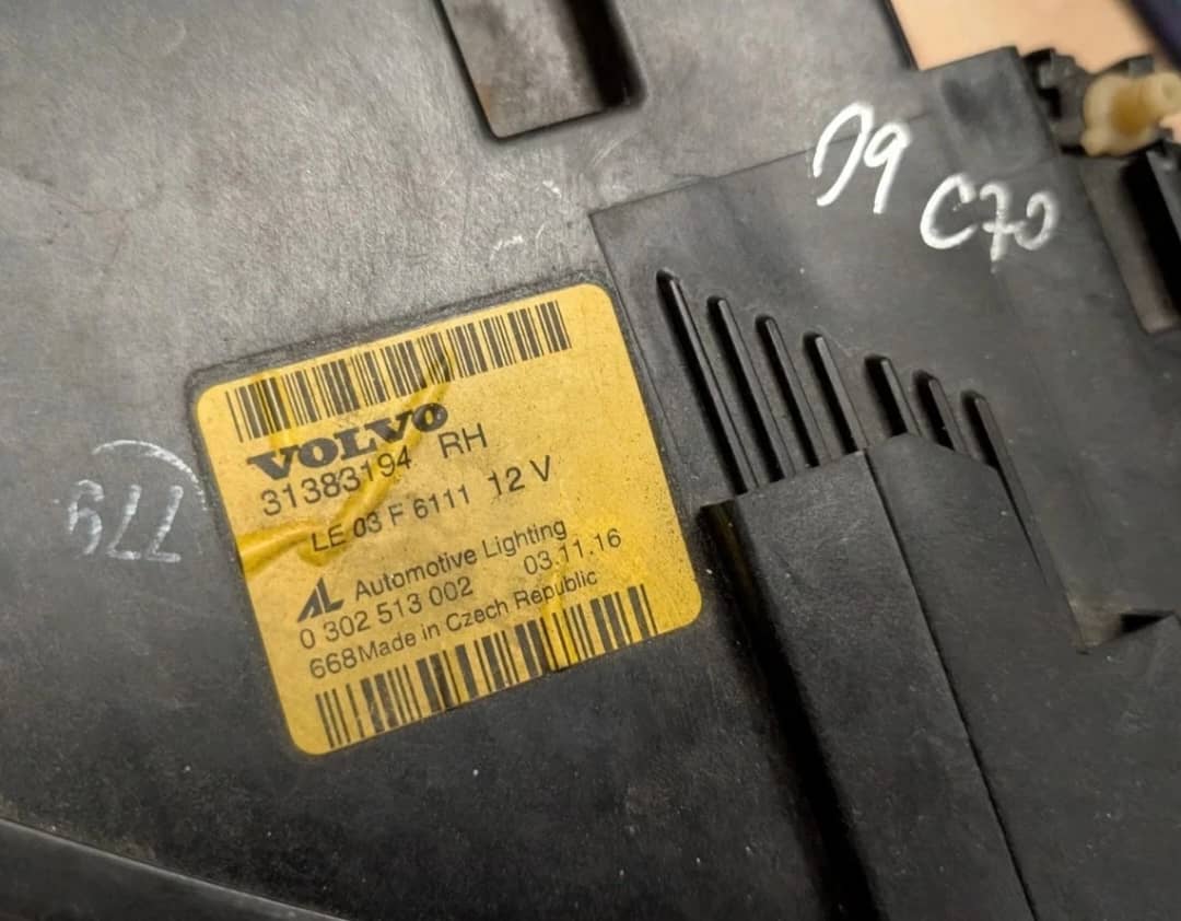 OEM-Style Headlights for 2008 Volvo C70 (Left & Right Pair)