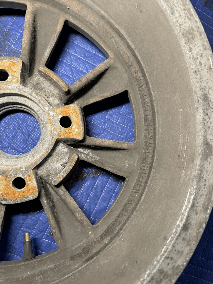 Vintage 8-Spoke Alloy Wheel – 4x130 Lug Pattern | Fits VW Beetle / Super Beetle"